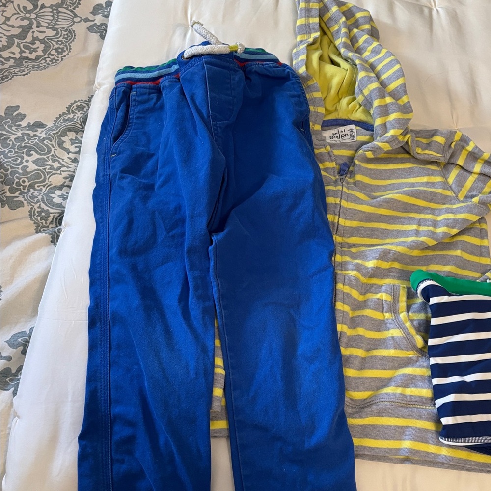 Mini Boden bundle! Hoodie zip-up, pull on pants and swim bottom. All size 7/8 - Picture 4 of 9